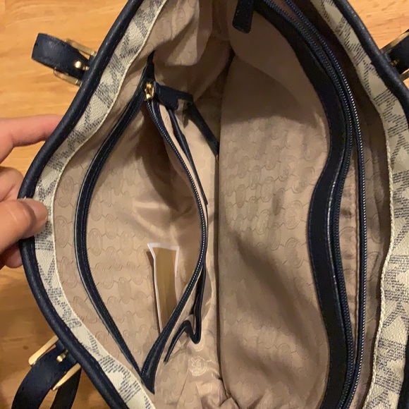 Michael Kors shoulder bag - Picture 13 of 16